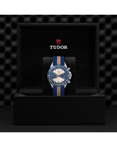 Tudor Heritage Chrono Blue Opaline and blue dial, Fabric strap (horloges)